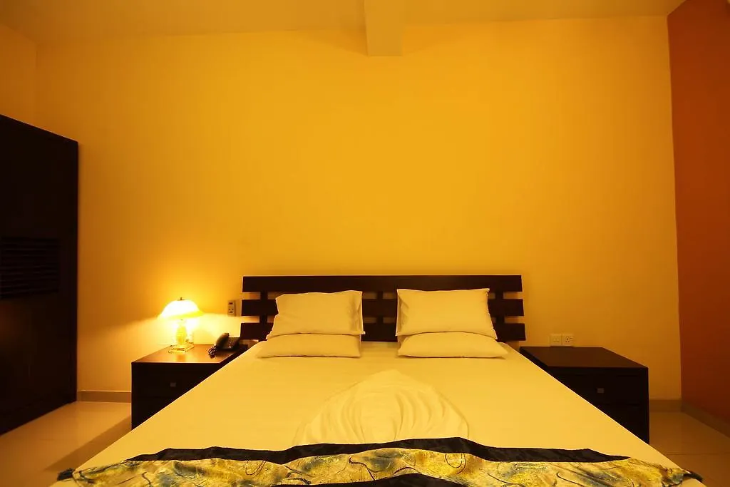 Sanoreech Hotel Negombo