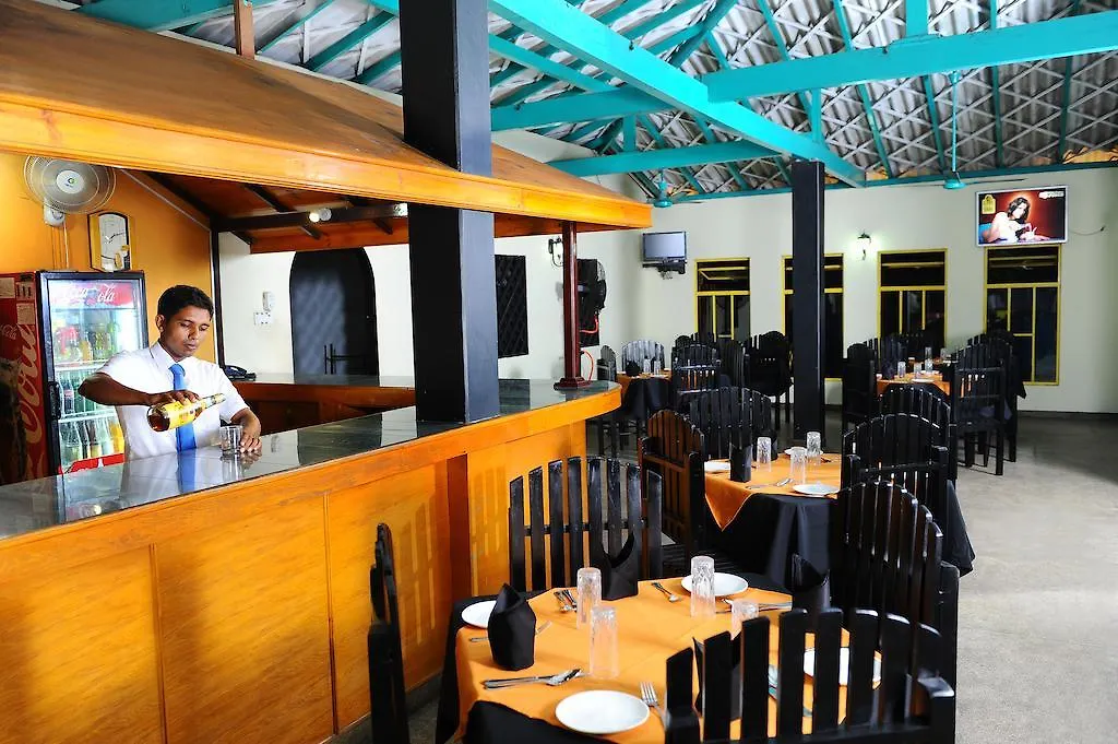 Sanoreech Hotel Negombo