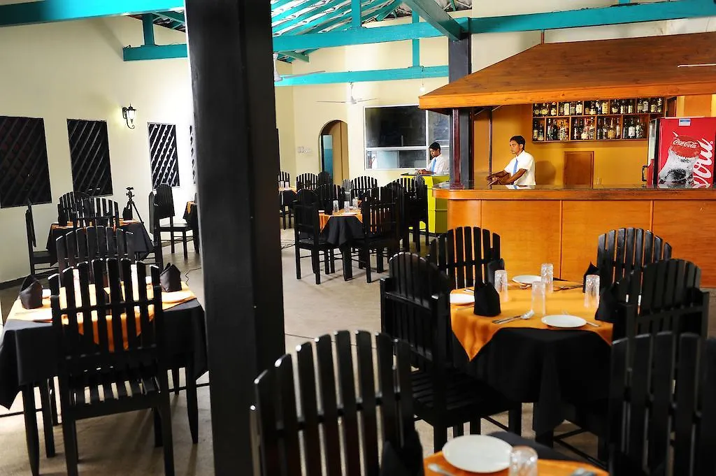 Sanoreech Hotel Negombo